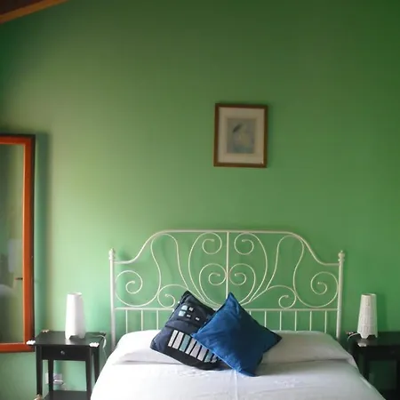 לינה וארוחת בוקר Al Vecchio Noce 3*