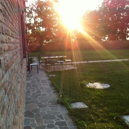 לינה וארוחת בוקר Al Vecchio Noce 3*