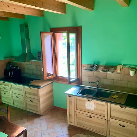 לינה וארוחת בוקר Al Vecchio Noce 3*